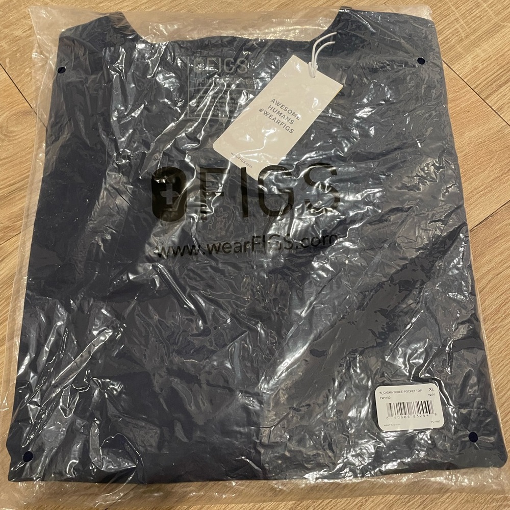 Figs Casma Three Pocket Top in Navy